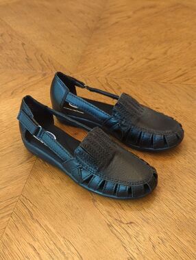 Women's Black Leather Slingback Comfort Loafers